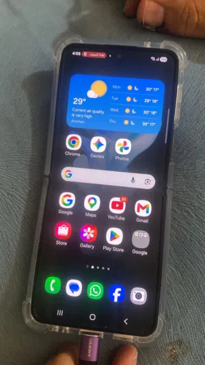 Samsung Galaxy Z Flip4 5G 512 GB in Amman