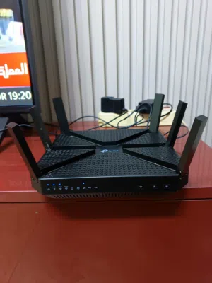 تصفية) جهاز التوجيه اللاسلكي ثلاثي النطاق AC3200 Archer C3200  الجهاز معروف بدعم 5G1 و5G2 للبيع للمه