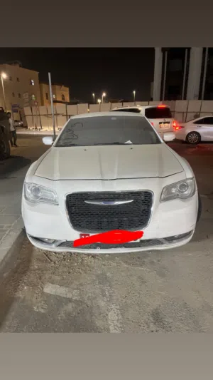 Used Chrysler 300 in Abu Dhabi