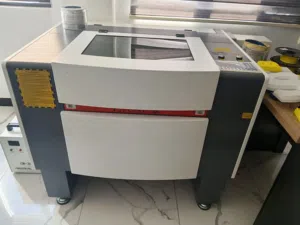 ماكينة ليزر  Co2 متوفر مساحة عمل 40*60 و 60*90