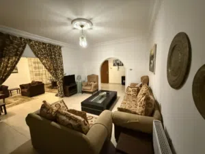 220 m2 3 Bedrooms Apartments for Rent in Amman Al Rawabi