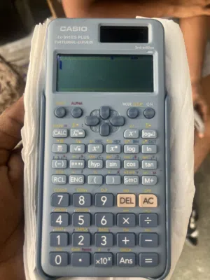 آلة حسابة  fx-991ES Plus