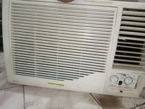 مكيف شباك مستعمل مجرب ونضيف تبريد سريع موفر للطاقه والكهرباء مع التوصيل والتركيب وضمان شهر