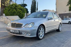 مرسيدسc200 2006 فل الاضافات