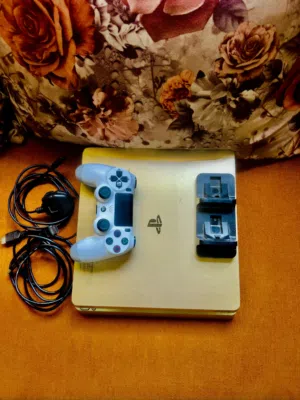 بلاي ستيشن 4 سليم حجم 500 جيجابايت و اللون الذهبي نادر