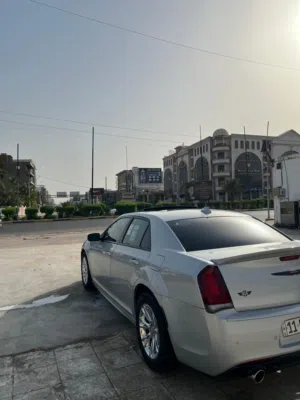 كرايسلر s300 للبيع