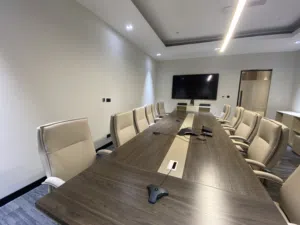 كهرباء و انارة و ديكورات انارة و اتصالات و تكييف و سباكة و صرف صحي جميع اعمال الميكانيك و الكهرباء