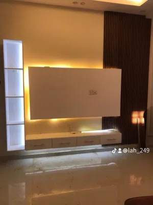 ديكورات شاشه، خشب MDF مع انارة مخفية شامل التوصيل والتركيب، اقل طلب 3امتار، متوفر في الخر