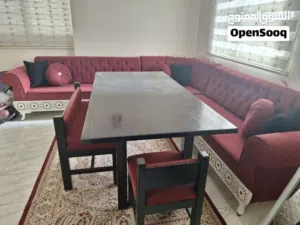طقم كورنر وطقم سفرة ملحقة به ومقاعد إضافية بسعر مغري جداً