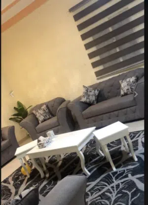 كنب نظيف للبيع