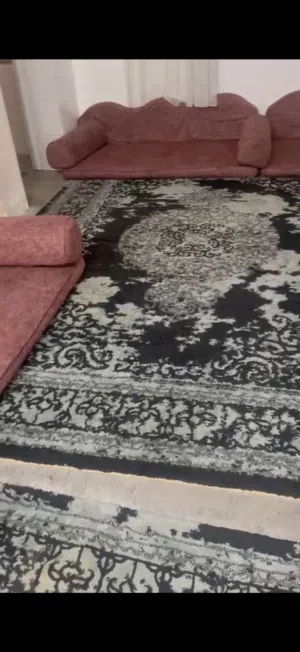قعده ارضيه مع سجاد