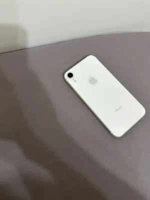Xr  128gb لون ابيض