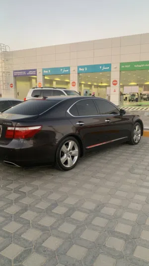 Lexus LS 460 موديل 2008