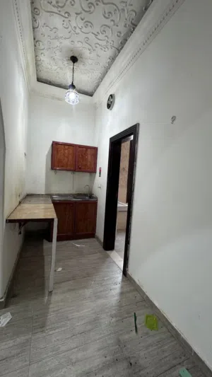 شقق سكنية في ثلاث فيلات