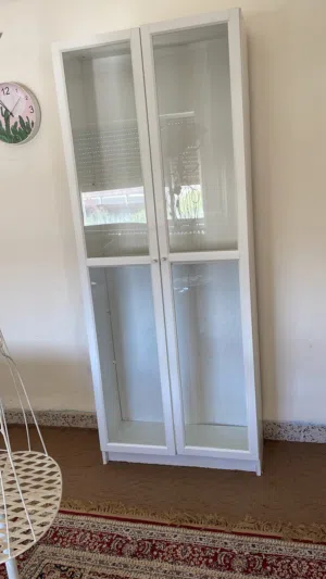 خزانة ايكيا ثقيله بحالة ممتازة