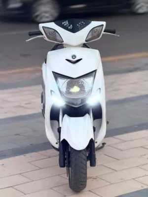 مطلوب سكنس لد للبيع اللون ابيض بصره