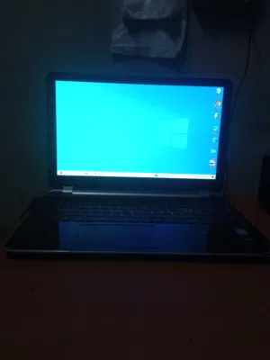 لابتوب HP Pavilion 15 - المعالج: Intel Core i5-4200U بسرعة تصل حتى 2.3GHz   - الذاكرة (RAM): 8GB