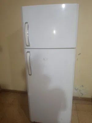 ثلاجة للبيع