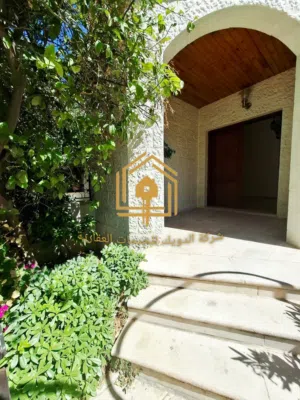 250 m2 3 Bedrooms Apartments for Rent in Amman Abdoun
