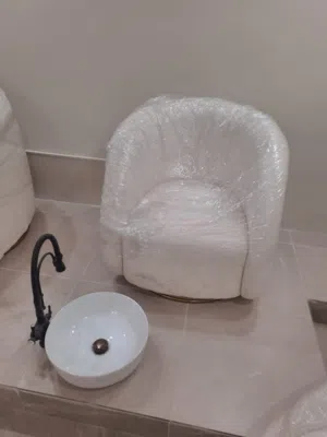 غراض مركز تجميل جديده كرسي حلاقه. كرسي سبا و سرير مساج و كرسي غسل الشعر(جديده غير مستعمله )