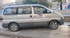 باص هونداي اتش وان موديل 2004 جير عادي ديزل باب واحد ركاب مجمرك مرقم