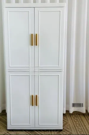 خزانة مصنوعة من البلاستيك القوي المتين،