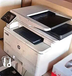 يوجد ثلاث طابعات للبيع