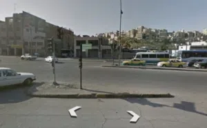 فرصه استثماريه تجاري قطعه تجاري  مباشره   رئيسي على شارع الملك عبدالله الأول في أكثر المواقع ازدحام