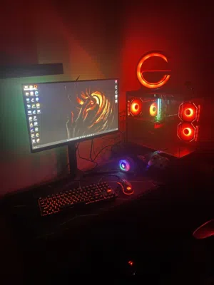 للبيع PC Gaming Setup كامل بحالة ممتازة مع جميع الكارتونات والملحقات