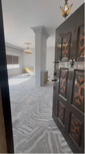 Apartment in a premium location in Um Uthaina
