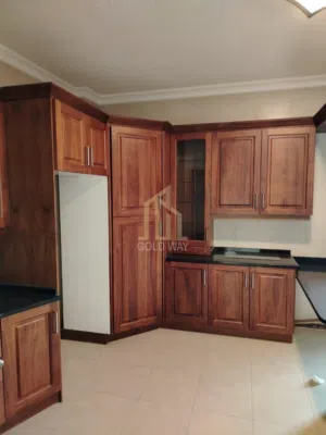 في أرقى مناطق الرابية شقة طابق ثالث 200م بتشطيب راقي / ref 1166