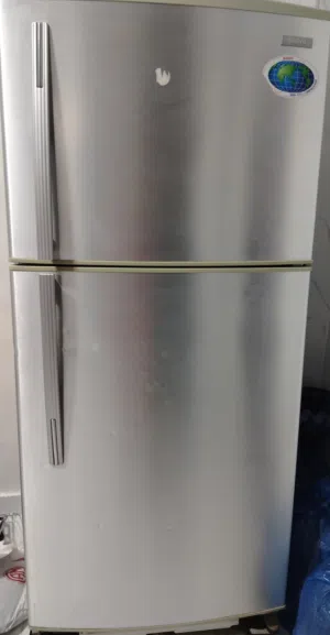 ثلاجة للبيع