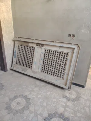 باب ألومنيوم