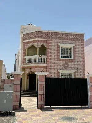 5 Bedrooms . More than 6 bathrooms . 220 m20