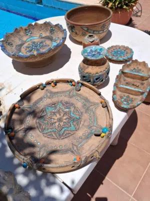 قطع فخار معتق مع بورسلان للبيع