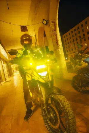 كشافات وكفوف  دافي دراجين نوع عالمي سيفتي ضد الماء والهواء وخوذ مصنفه