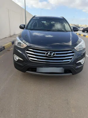 هونداي سنتافي بدون حوادث بادن الله ،،، سيارة متّع طريق طويلة وسفر ،،، ثلاثة صفات تمشى لى عائله