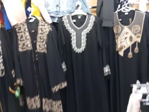 ملابس نسائيه واطغال