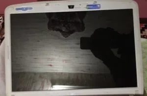 شاشه 15.4 بوصه