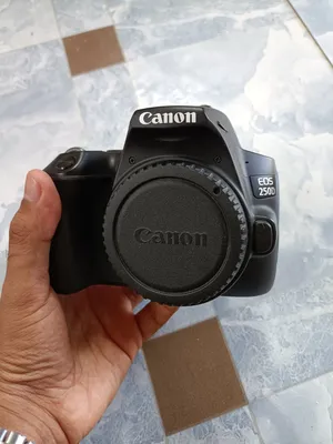 للبيع كاميرا Canon EOS 250D بسعر عرررررطة