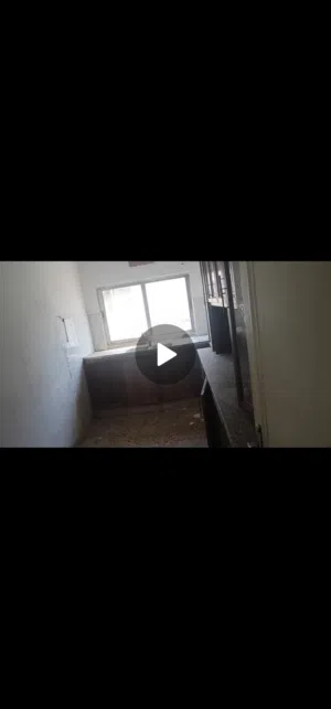 شقة للبيع بجانب الملعب البلدي