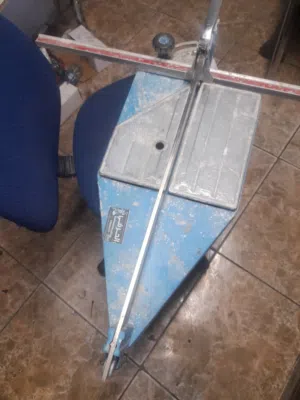 معدات للبيع