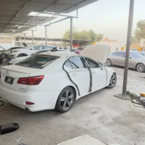 تم توفير سياره للبيع قطع غيار is 350 و is 250 وis 300