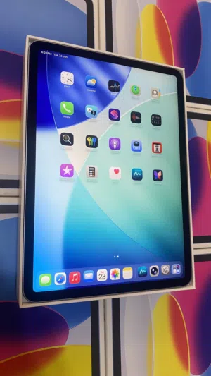 Ipad pro M2 2022 بحالة الجديد بطارية 97% ولا خدش بحالة الوكالة توب نظافة