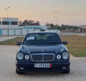 مرسيدس عيون ما تبي الا كساب لاقوه الا بالله ماتبي الا بالله