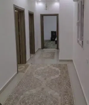 شقة في راس حسن الدور الاول للايجار