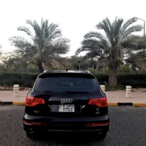 نظيف جدا Audi Q7 ممشى 165 الف فقط