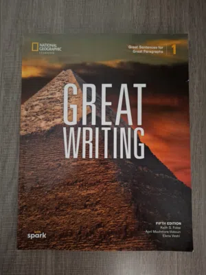 للبيع 3 كتب تمهيدي انقليزي الجامعة البحرين المستوى الاول بدون اكواد