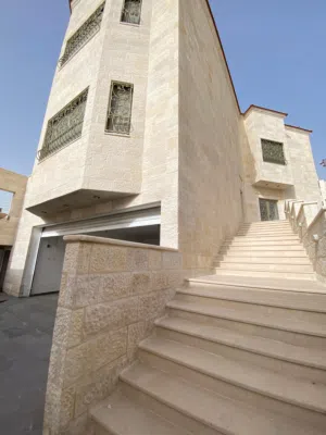 630 m2 More than 6 bedrooms Villa for Rent in Amman Safut