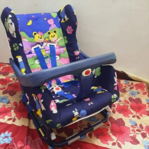 Baby Car Seat in Perfect condition  7BD Only  Pick up from Riffa